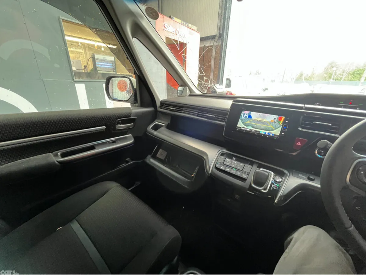 Honda Stepwagon MPV, Petrol Hybrid, 2020, White