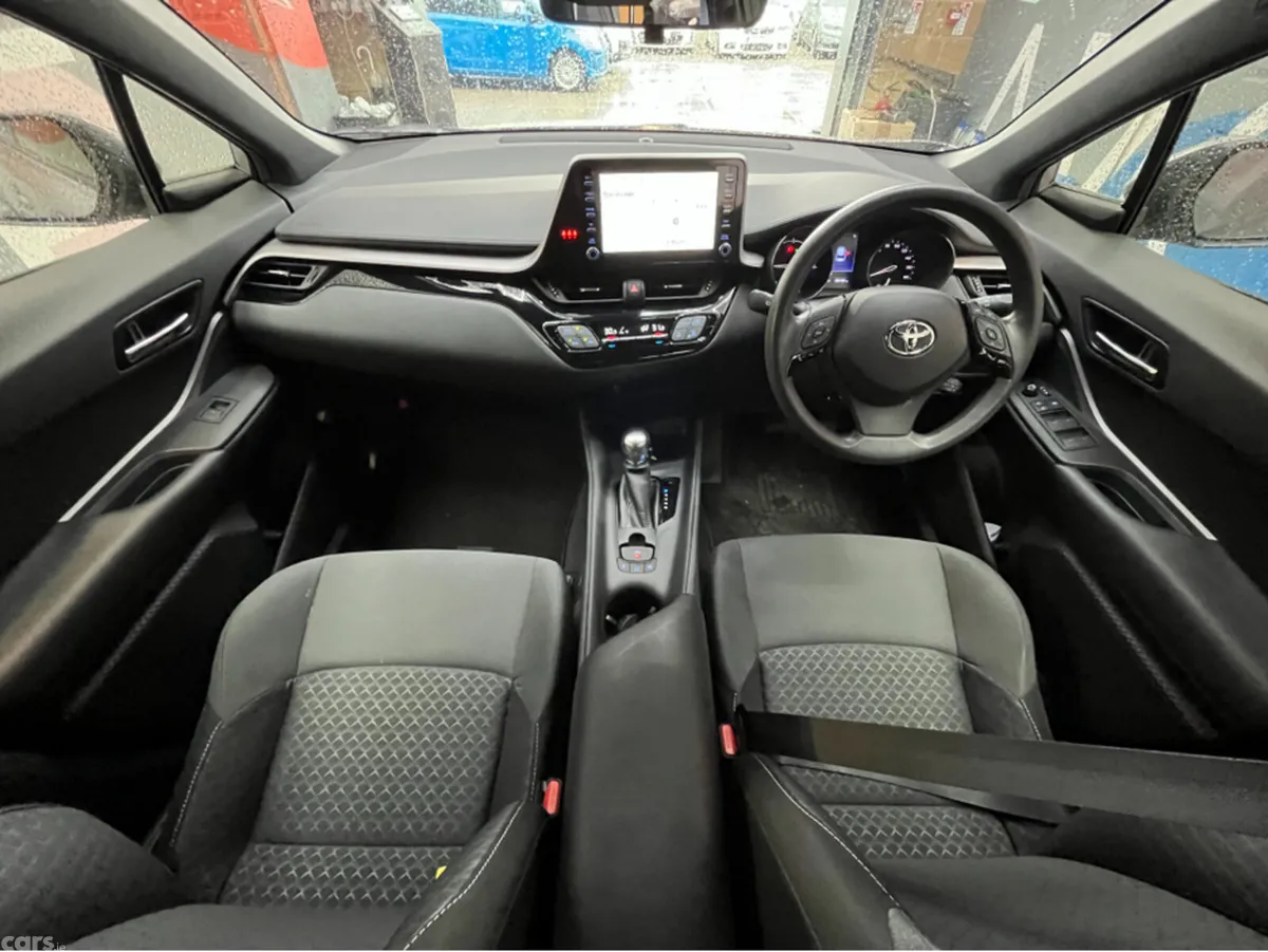 Toyota C-HR SUV, Petrol Hybrid, 2020, Silver