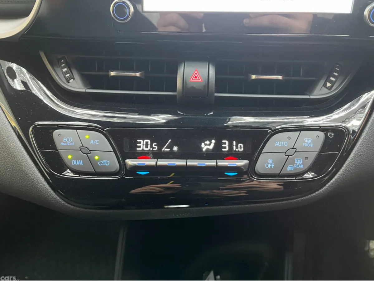 Toyota C-HR SUV, Petrol Hybrid, 2020, Silver