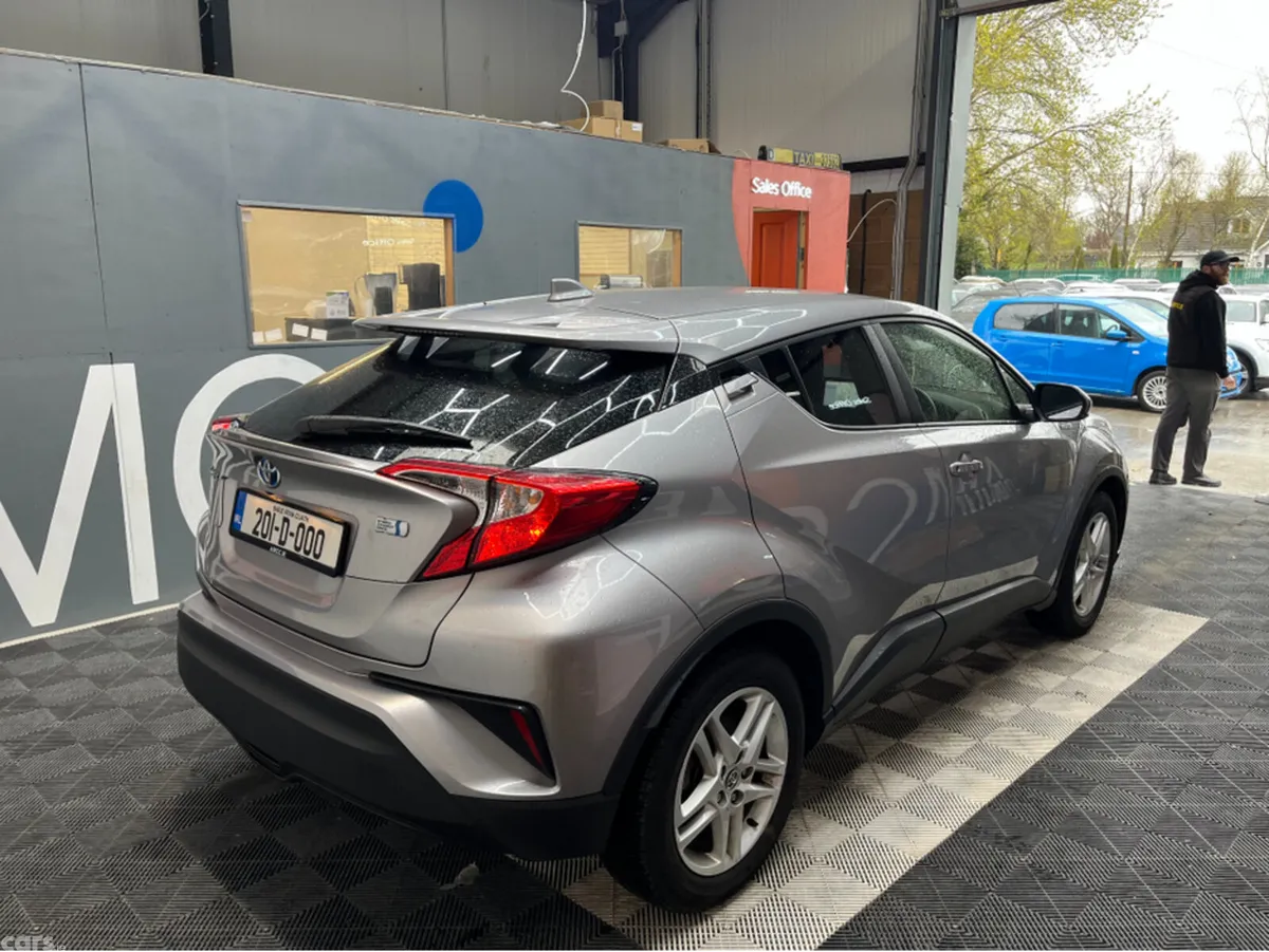 Toyota C-HR SUV, Petrol Hybrid, 2020, Silver