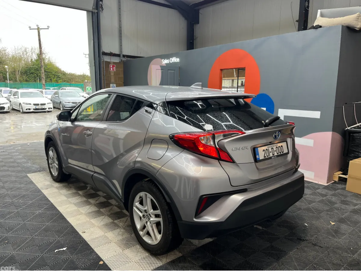 Toyota C-HR SUV, Petrol Hybrid, 2020, Silver