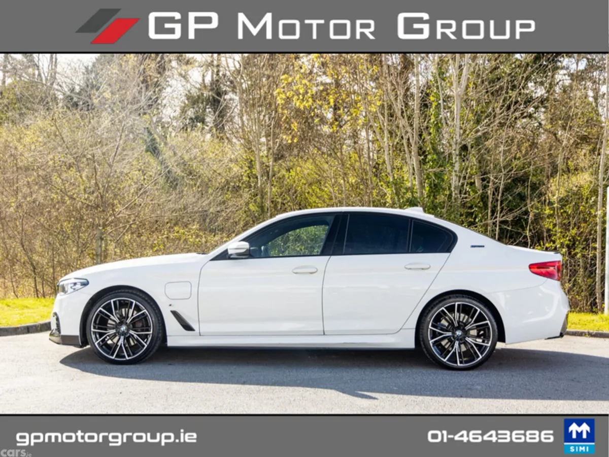 BMW 5-Series Saloon, Petrol Plug-in Hybrid, 2018, White
