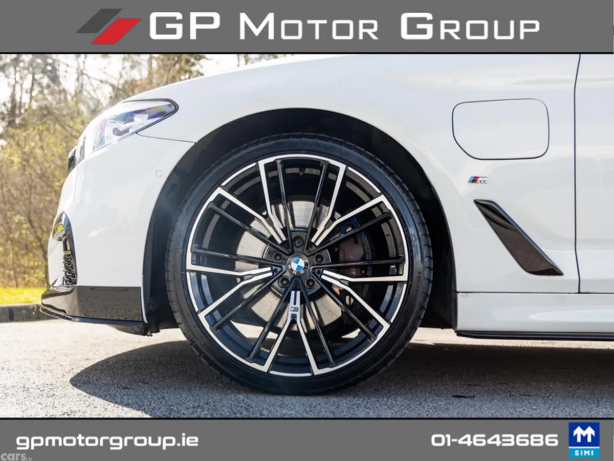 BMW 5-Series Saloon, Petrol Plug-in Hybrid, 2018, White