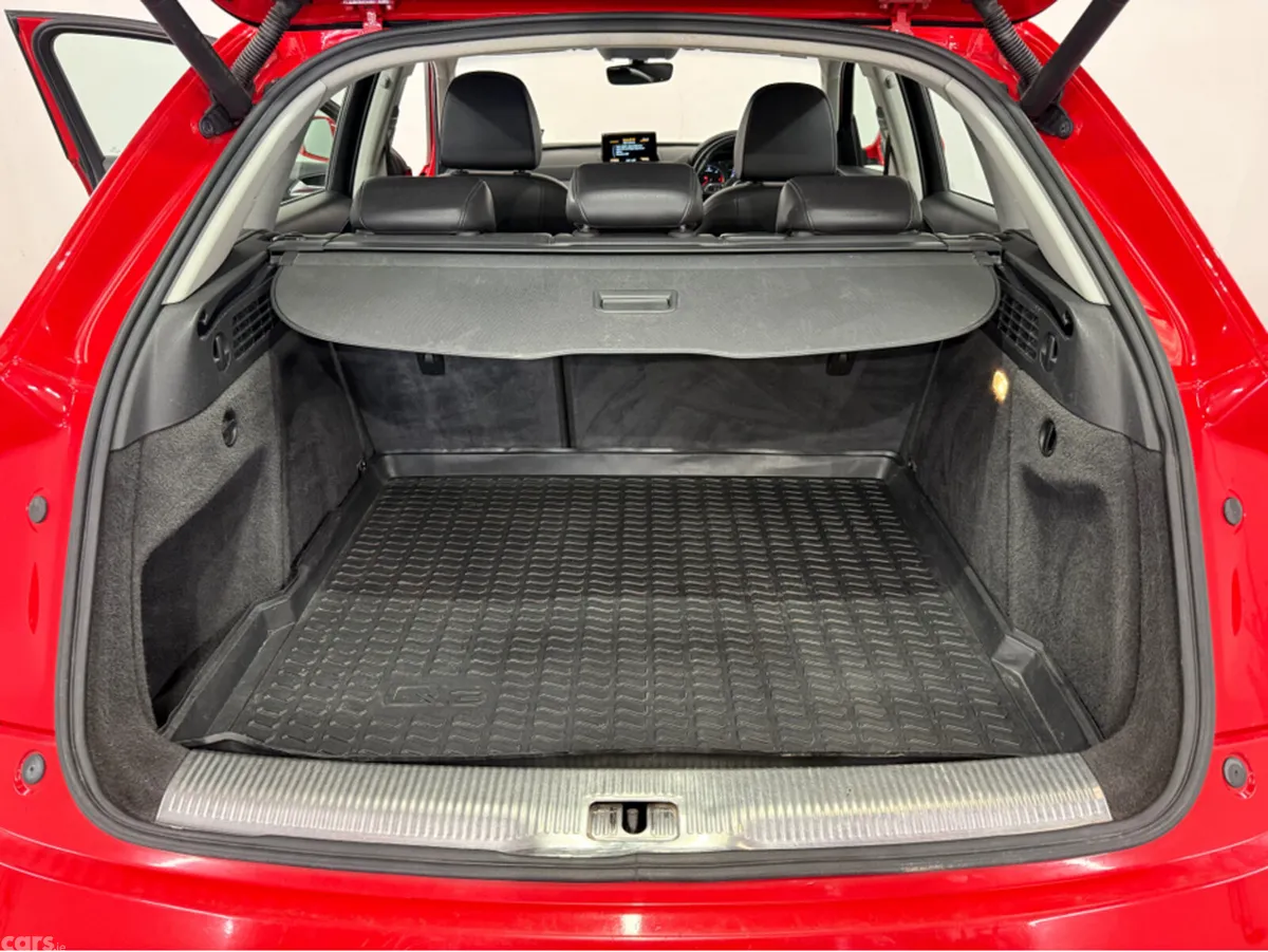 Audi Q3 SUV, Diesel, 2017, Red