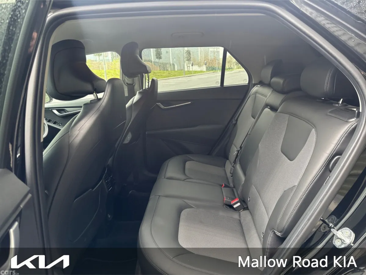 Kia Niro MPV, Petrol Plug-in Hybrid, 2023, Black