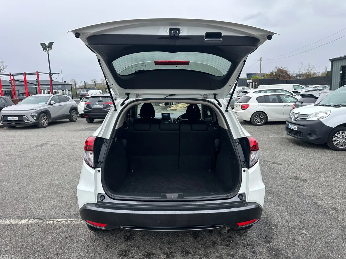 Honda Vezel SUV, Petrol Hybrid, 2014, White
