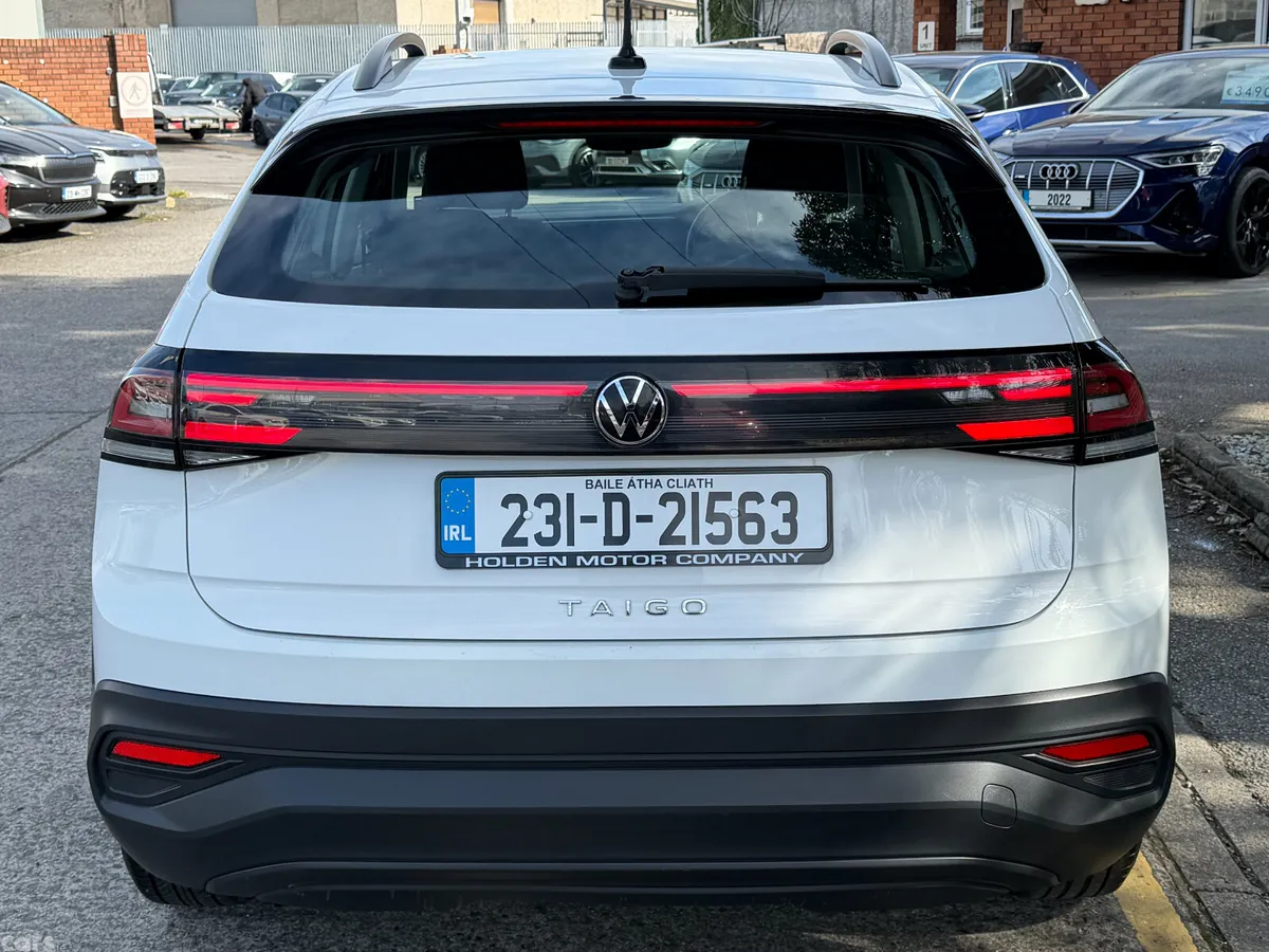 Volkswagen Taigo Estate/Jeep, Petrol, 2023, White