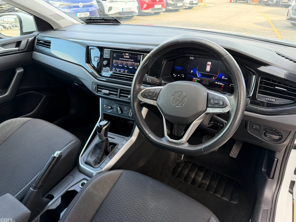 Volkswagen Taigo Estate/Jeep, Petrol, 2023, White