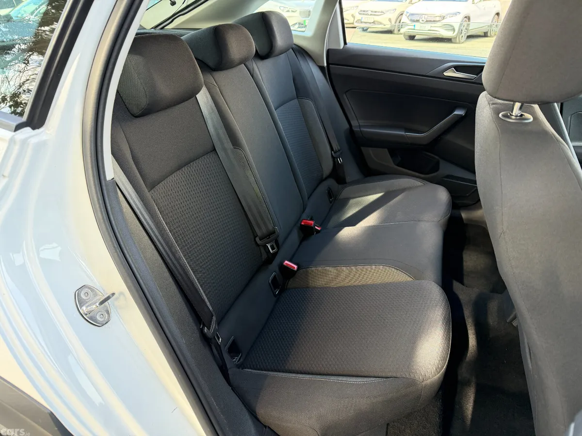 Volkswagen Taigo Estate/Jeep, Petrol, 2023, White