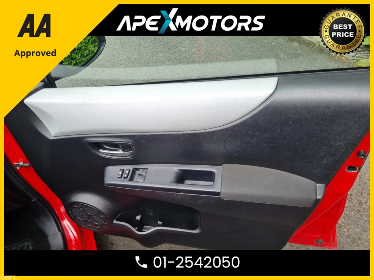 Toyota Yaris Hatchback, Petrol Hybrid, 2014, Red