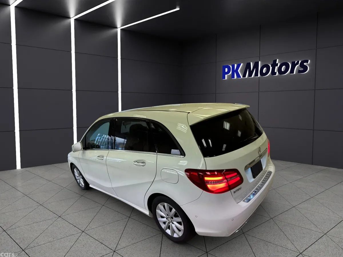Mercedes-Benz B-Class Hatchback, Petrol, 2017, White