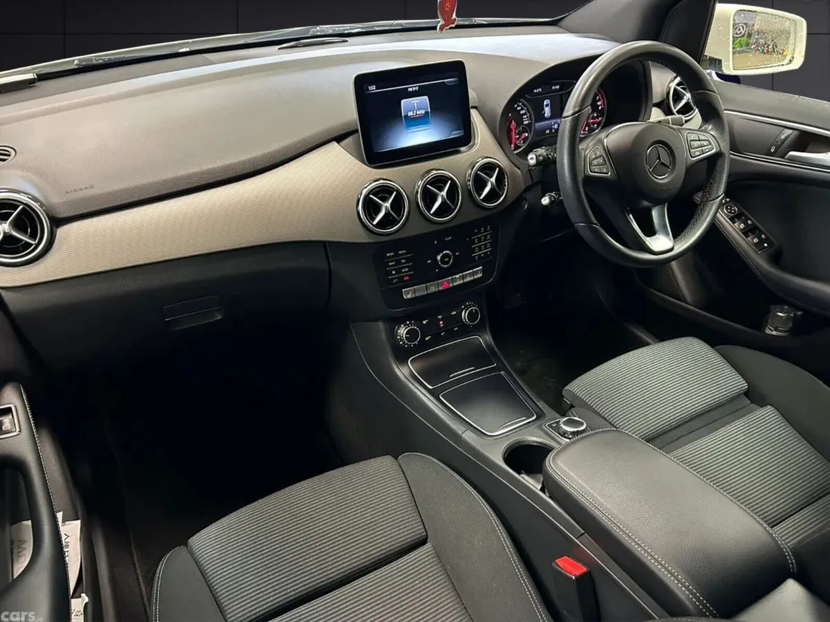 Mercedes-Benz B-Class Hatchback, Petrol, 2017, White