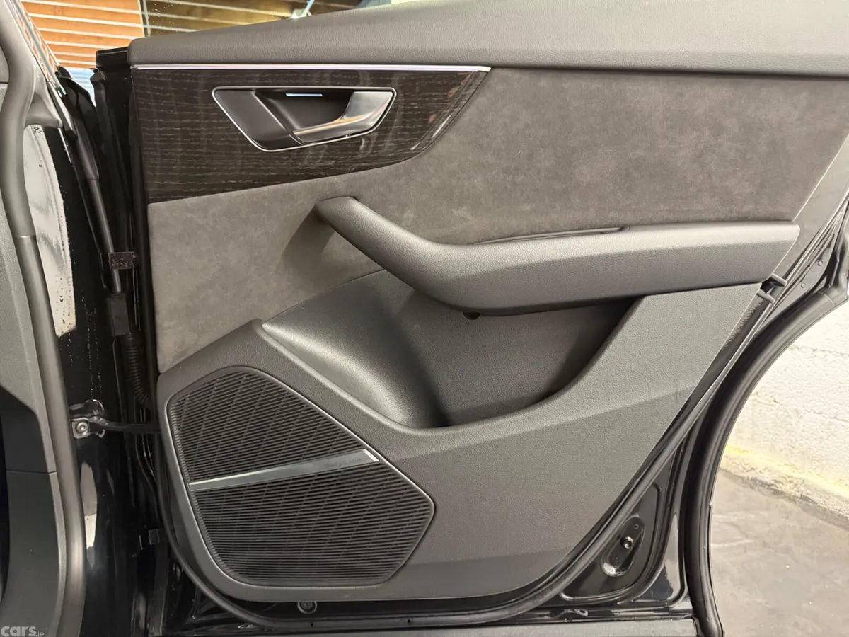 Audi Q8 SUV, Petrol Hybrid, 2022, Black