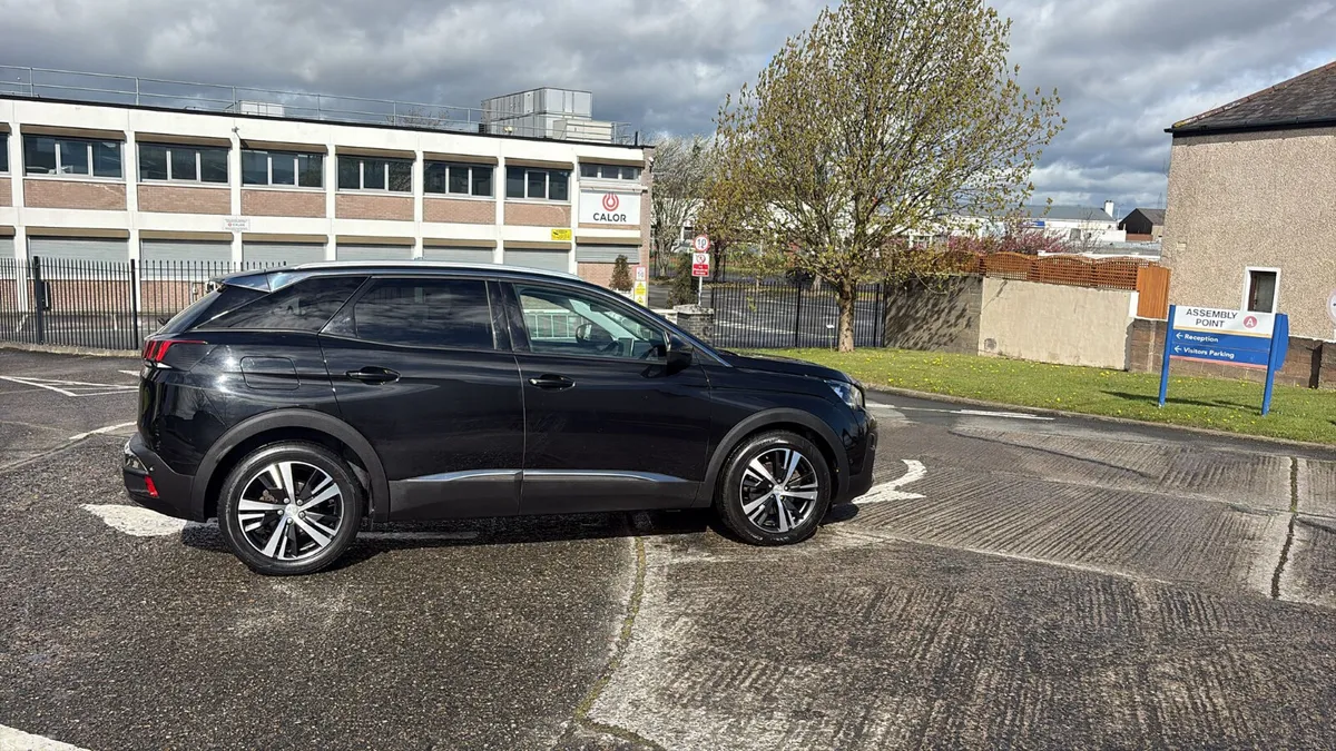 Peugeot 3008 MPV, Petrol, 2018, Black