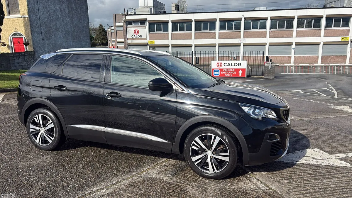 Peugeot 3008 MPV, Petrol, 2018, Black