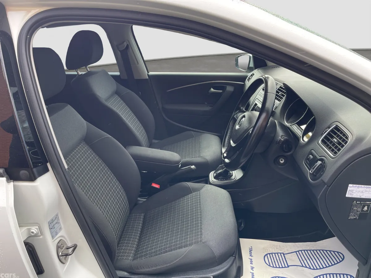 Volkswagen Polo Hatchback, Petrol, 2016, White