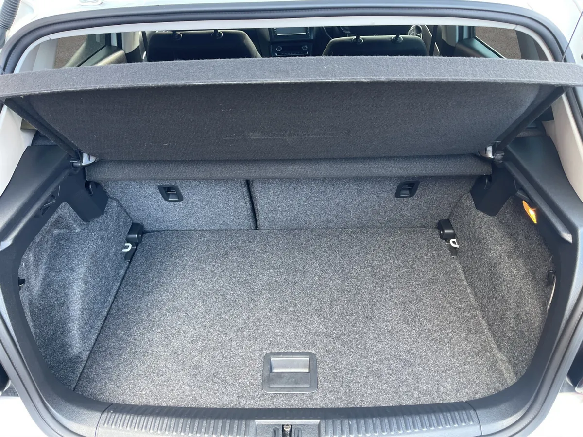 Volkswagen Polo Hatchback, Petrol, 2016, White