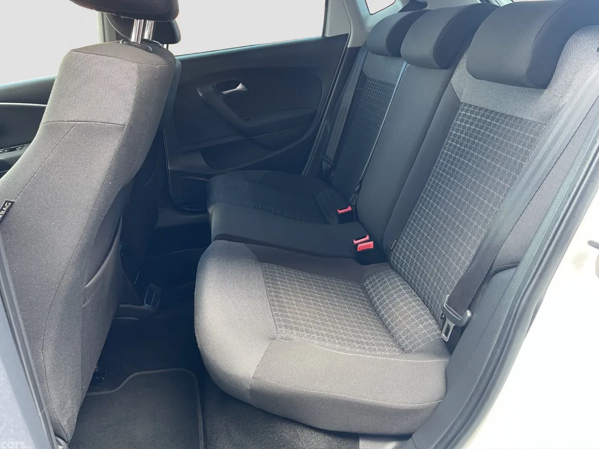 Volkswagen Polo Hatchback, Petrol, 2016, White