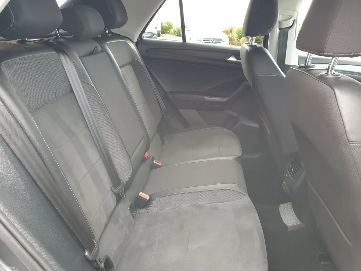 Volkswagen T-Roc SUV, Petrol, 2023, Grey