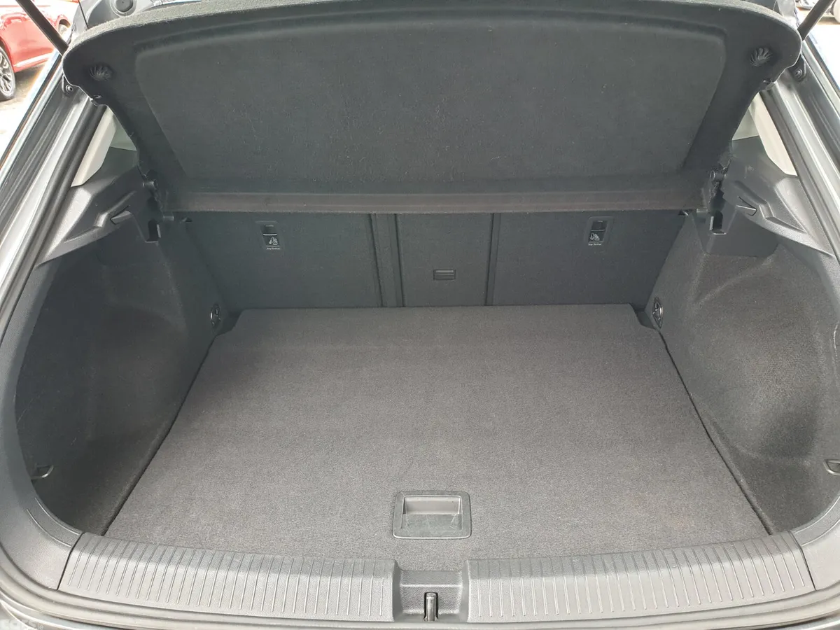 Volkswagen T-Roc SUV, Petrol, 2023, Grey