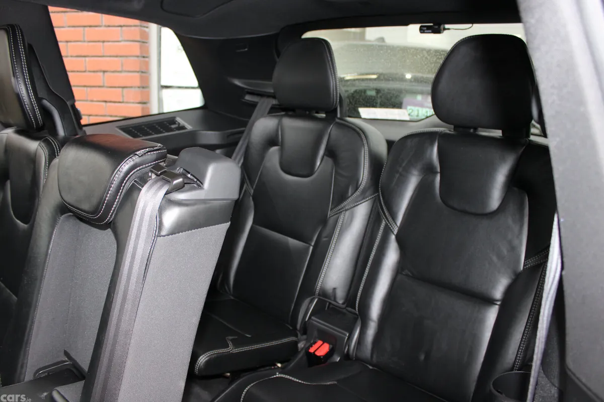Volvo XC90 SUV, Petrol Plug-in Hybrid, 2019, Blue
