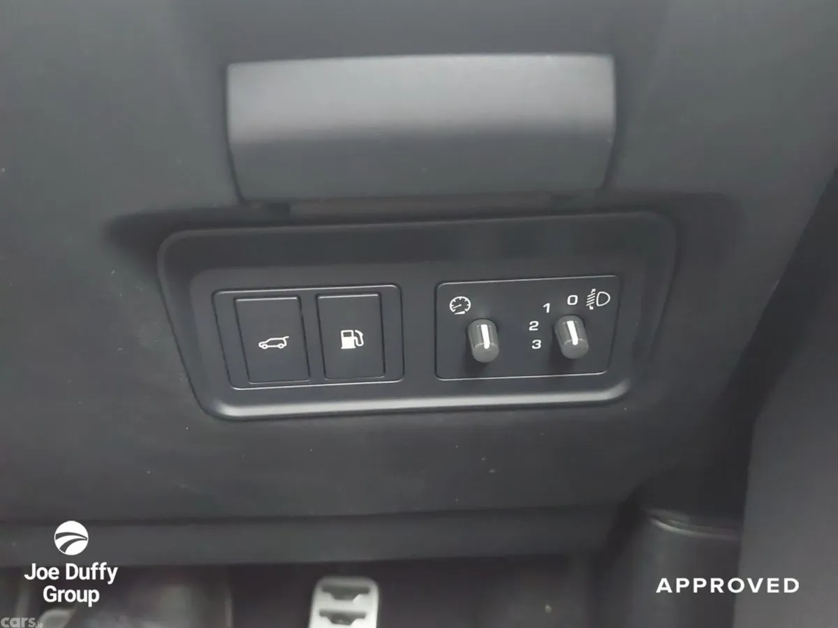Land Rover Discovery Sport SUV, Petrol Plug-in Hybrid, 2026, Silver