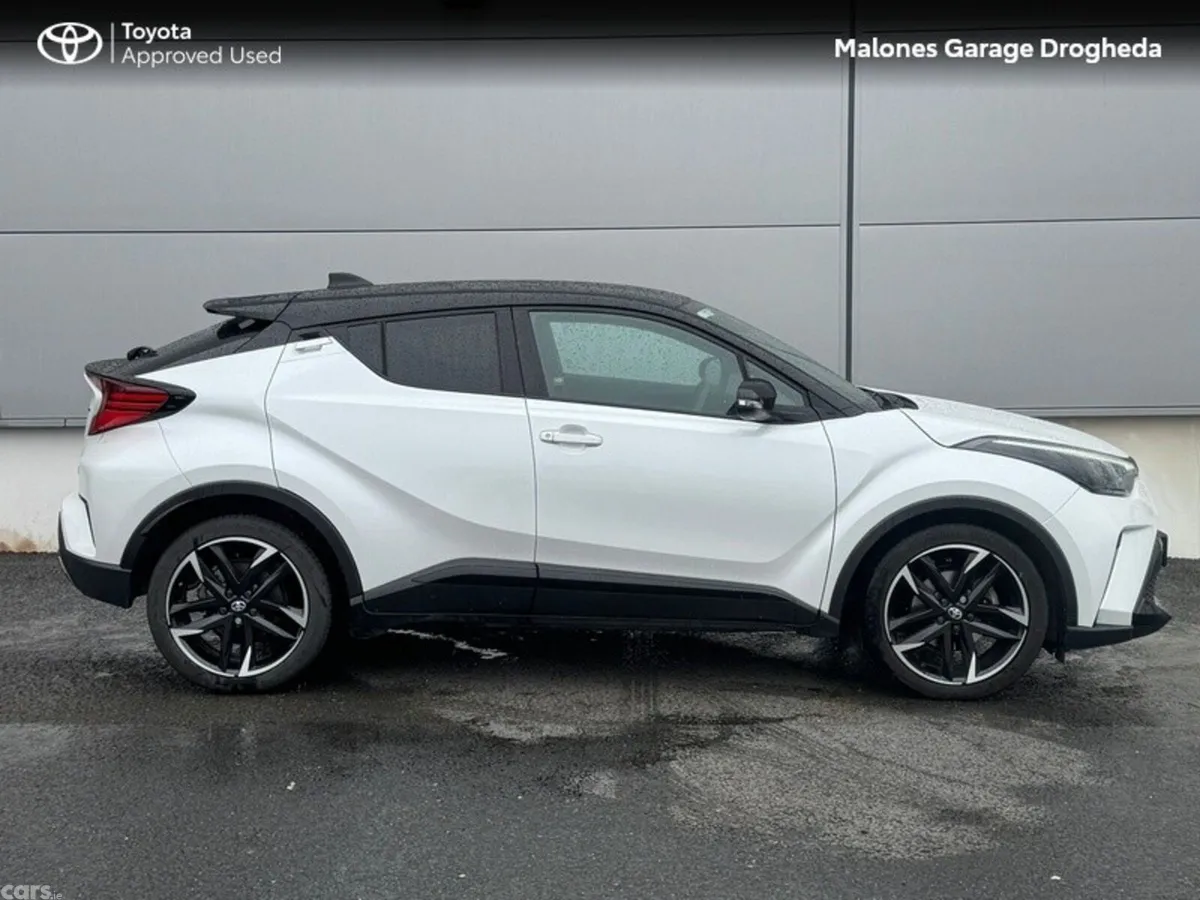 Toyota C-HR SUV, Petrol Hybrid, 2023, White