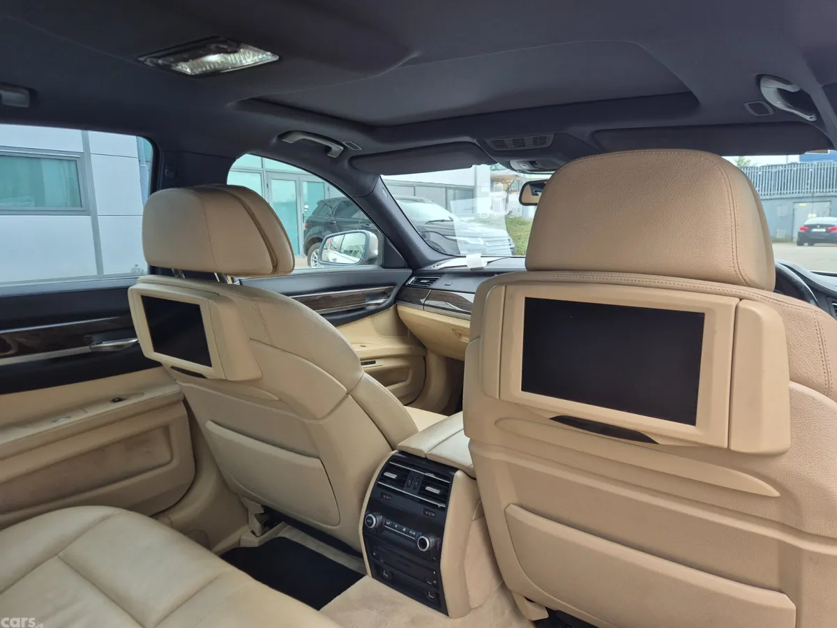 BMW 7-Series Saloon, Diesel, 2009, Silver