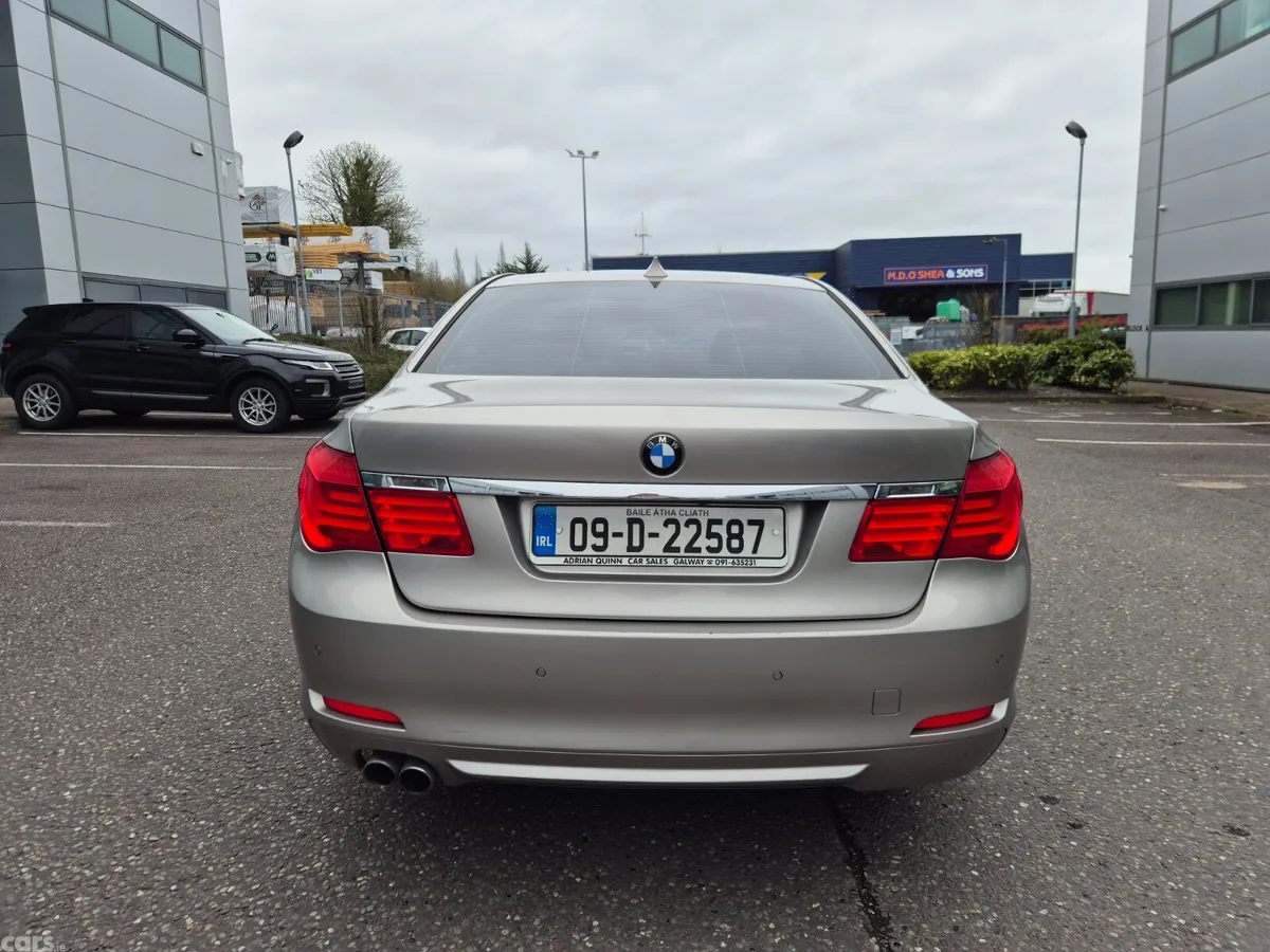 BMW 7-Series Saloon, Diesel, 2009, Silver