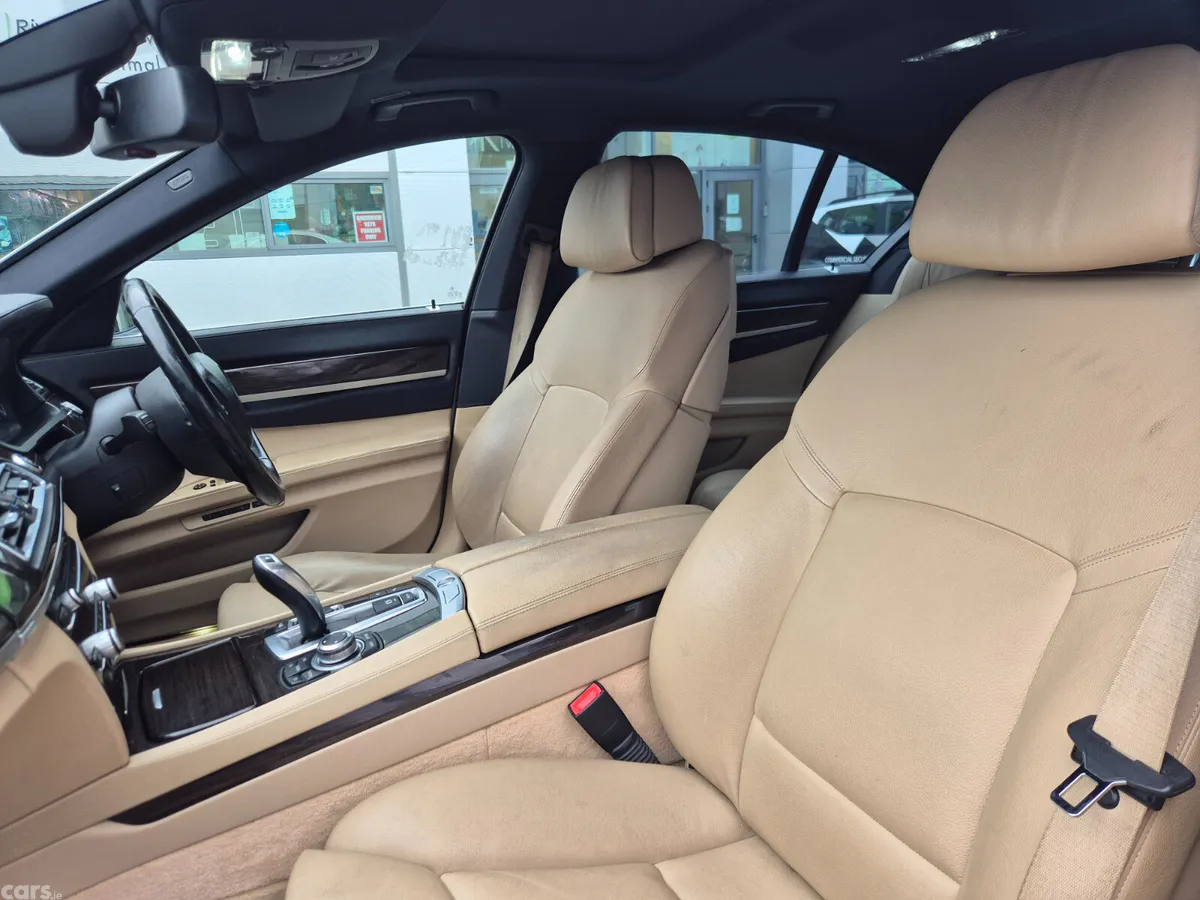 BMW 7-Series Saloon, Diesel, 2009, Silver