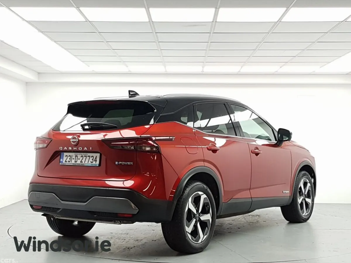 Nissan Qashqai MPV, Petrol, 2023, Orange