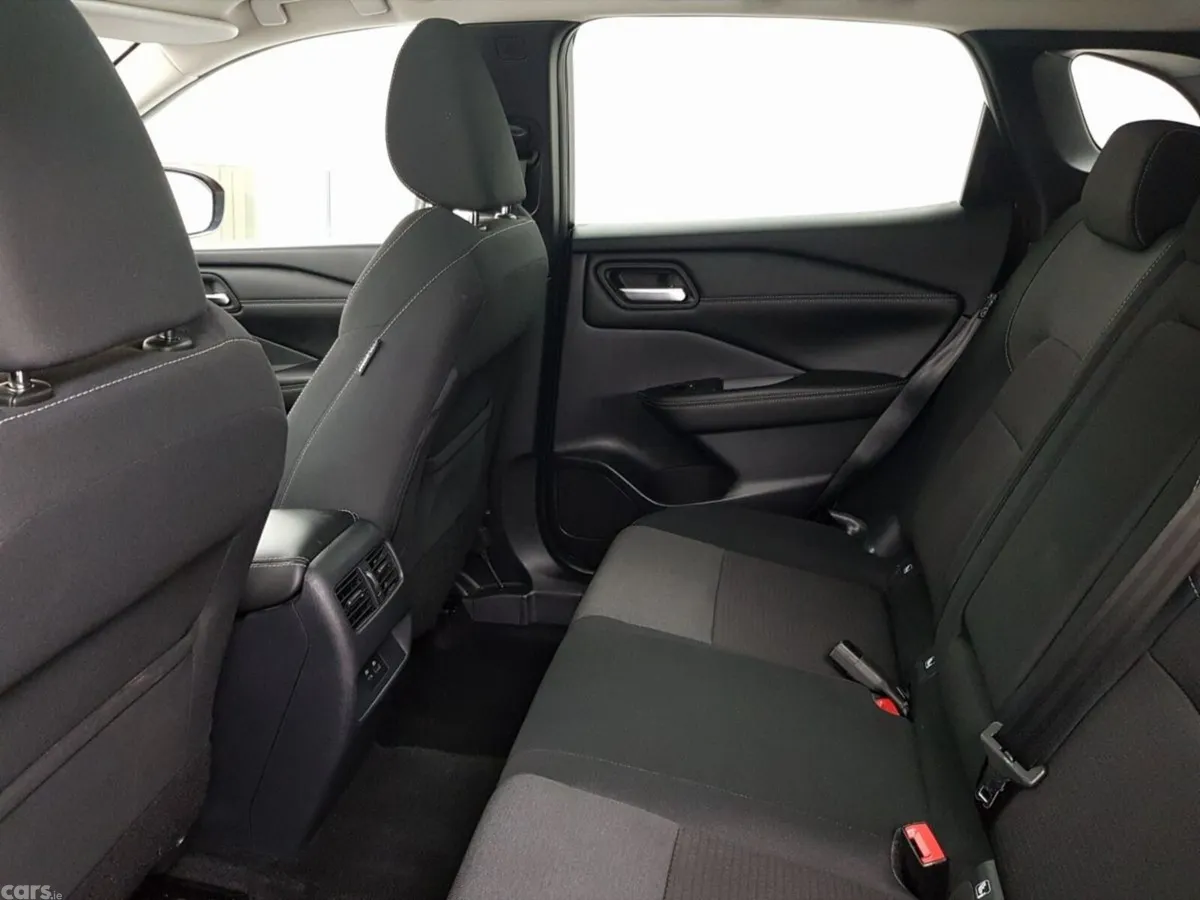 Nissan Qashqai MPV, Petrol, 2023, Orange