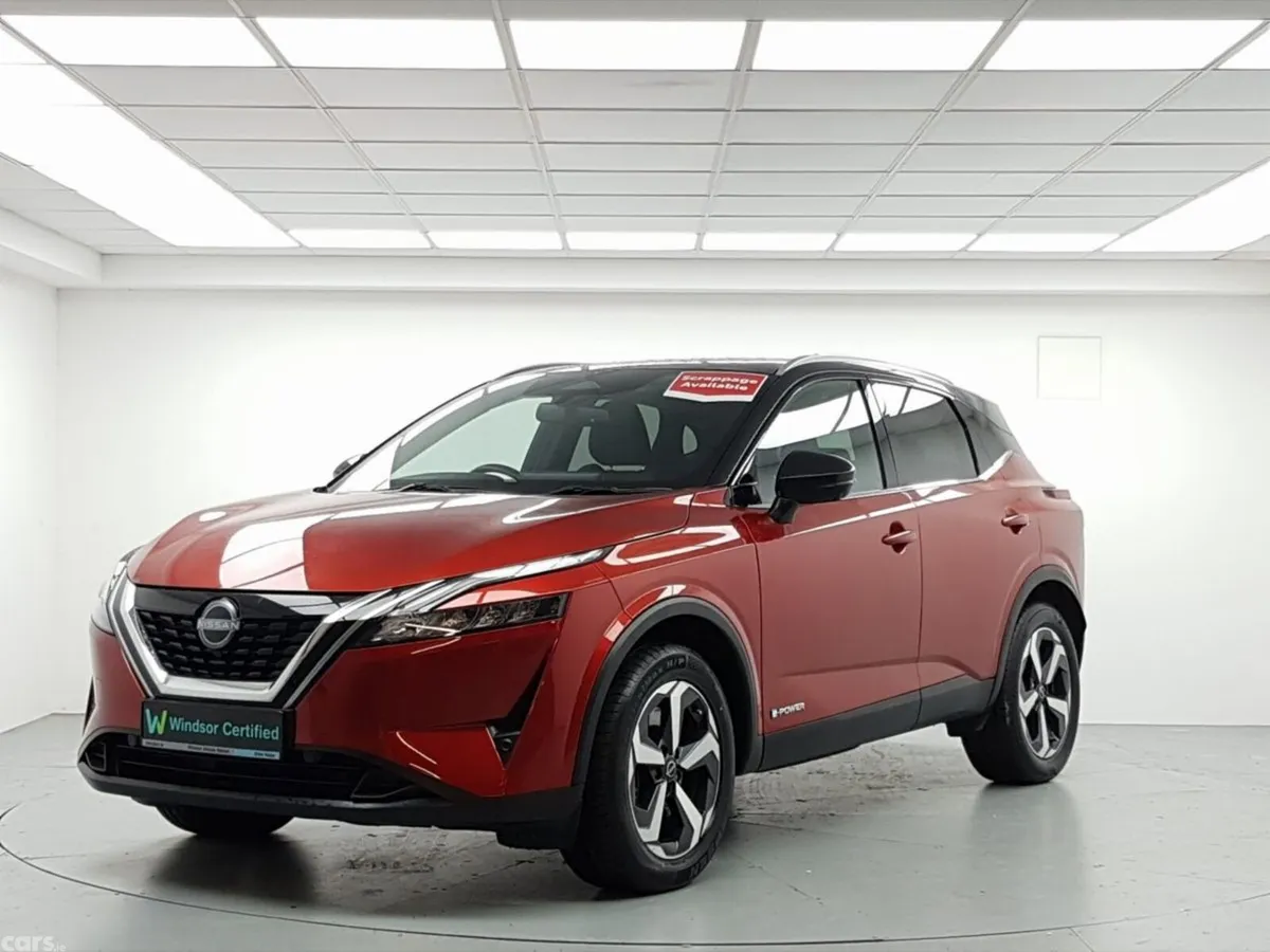 Nissan Qashqai MPV, Petrol, 2023, Orange