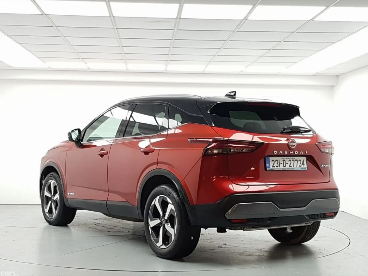 Nissan Qashqai MPV, Petrol, 2023, Orange