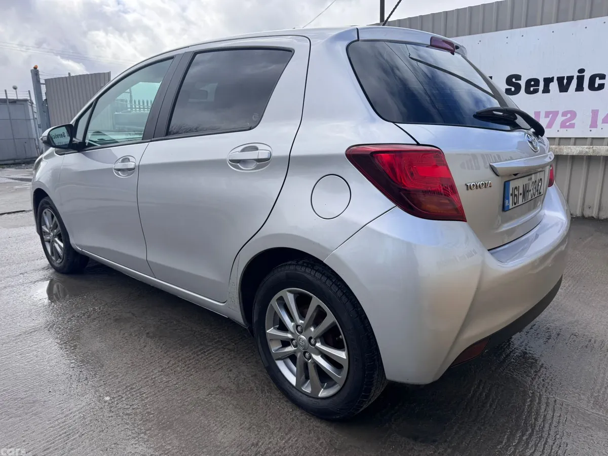 Toyota Yaris Hatchback, Petrol, 2016, Silver