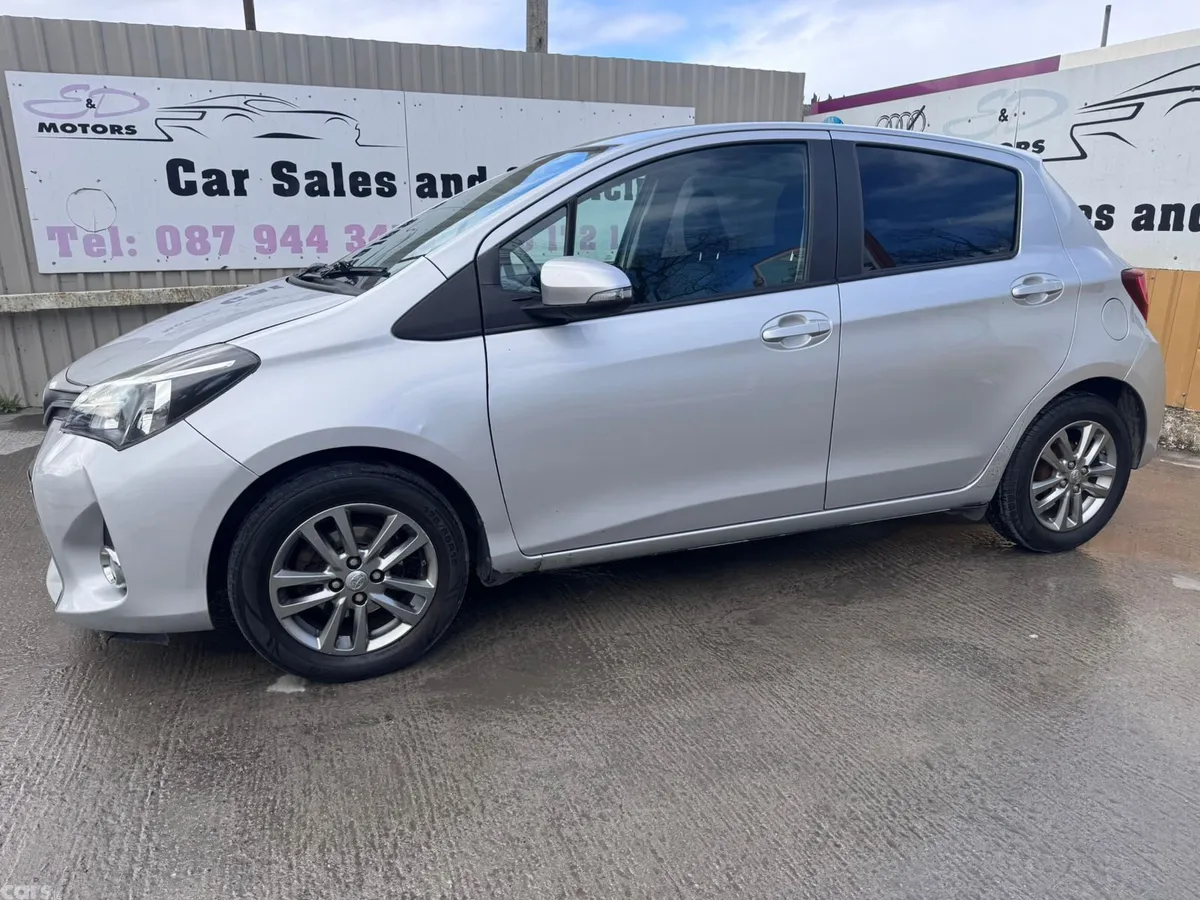 Toyota Yaris Hatchback, Petrol, 2016, Silver
