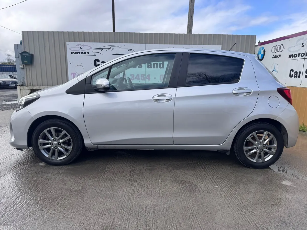 Toyota Yaris Hatchback, Petrol, 2016, Silver