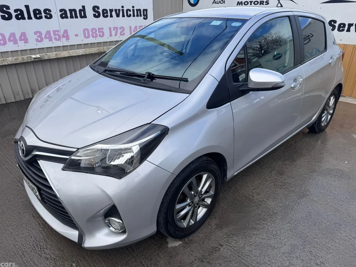 Toyota Yaris Hatchback, Petrol, 2016, Silver