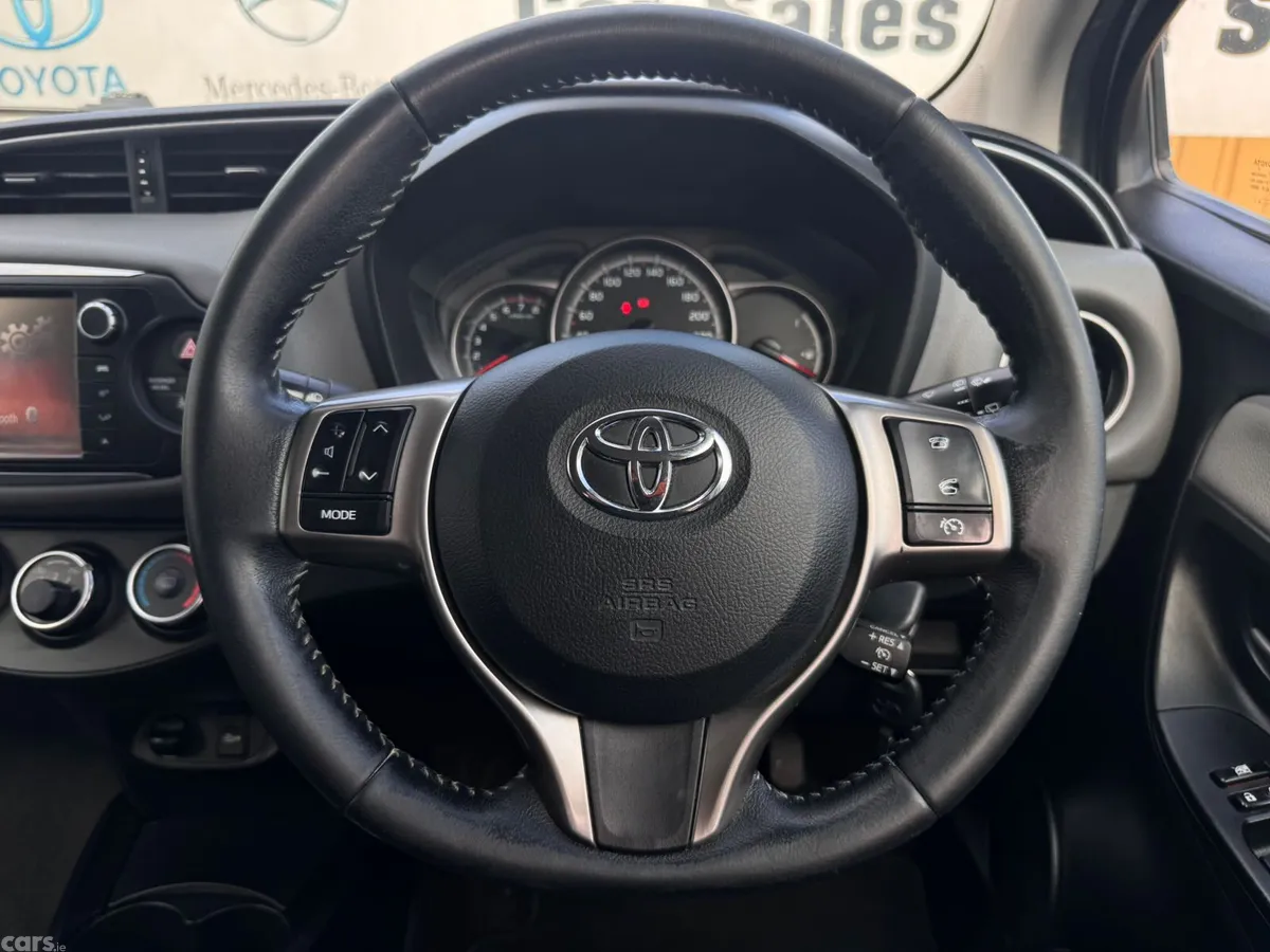 Toyota Yaris Hatchback, Petrol, 2016, Silver
