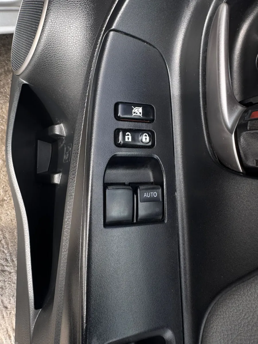 Toyota Yaris Hatchback, Petrol, 2016, Silver