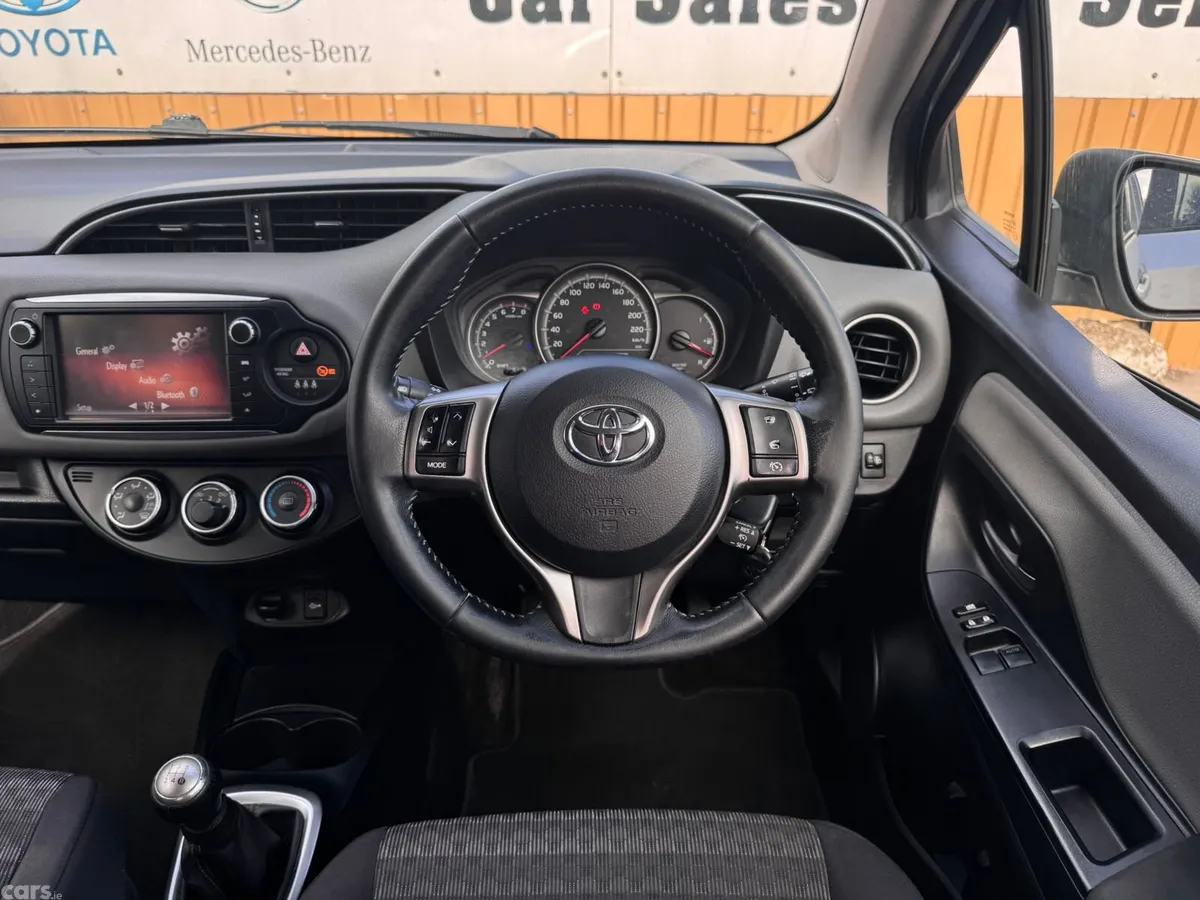 Toyota Yaris Hatchback, Petrol, 2016, Silver