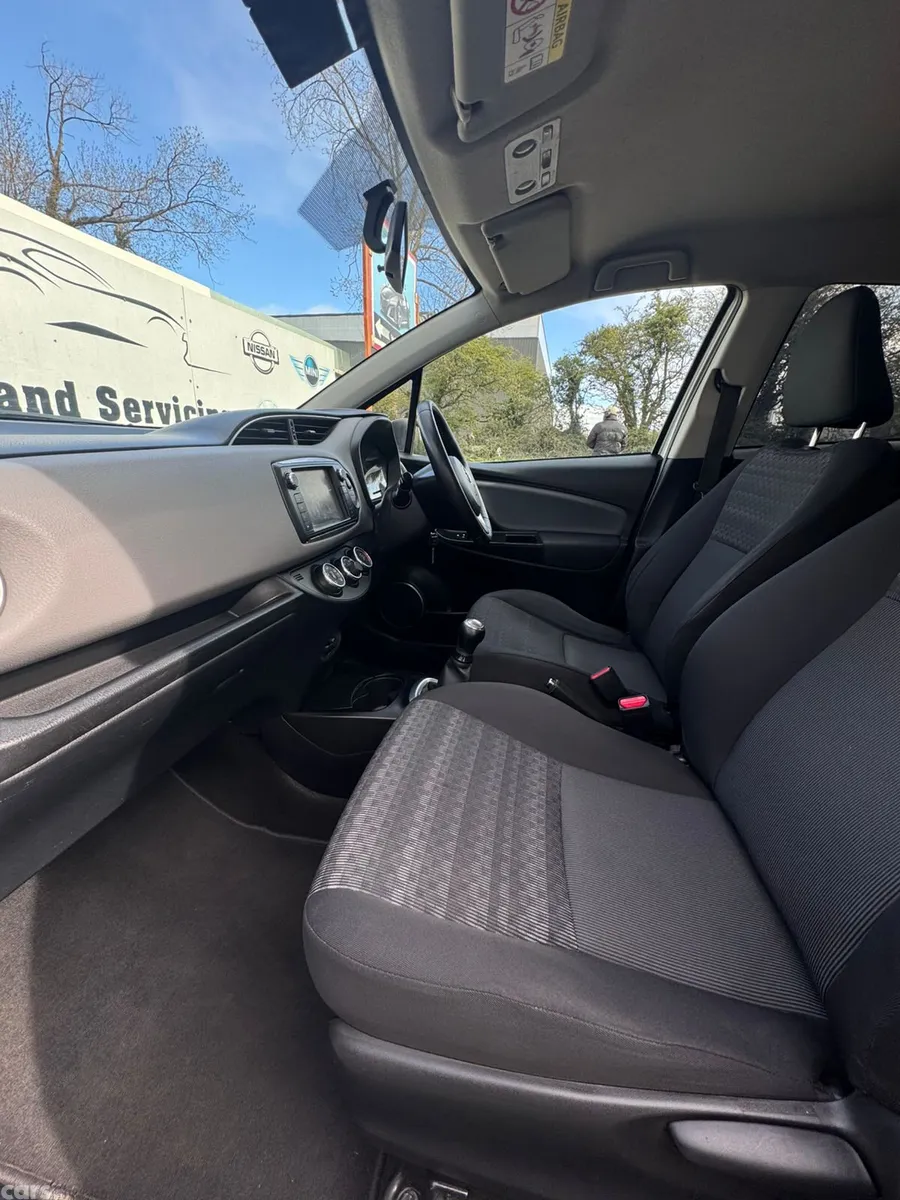 Toyota Yaris Hatchback, Petrol, 2016, Silver