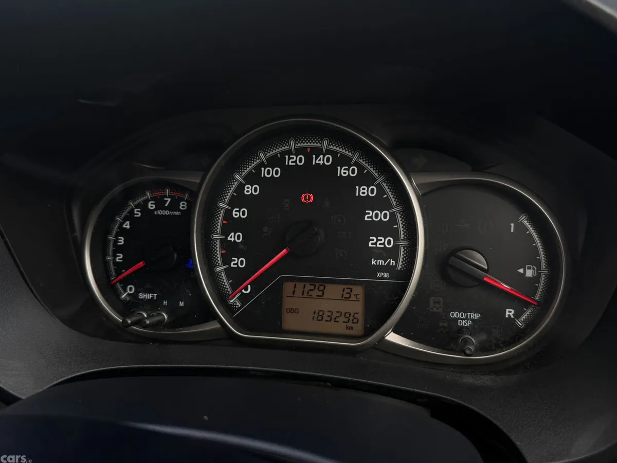 Toyota Yaris Hatchback, Petrol, 2016, Silver