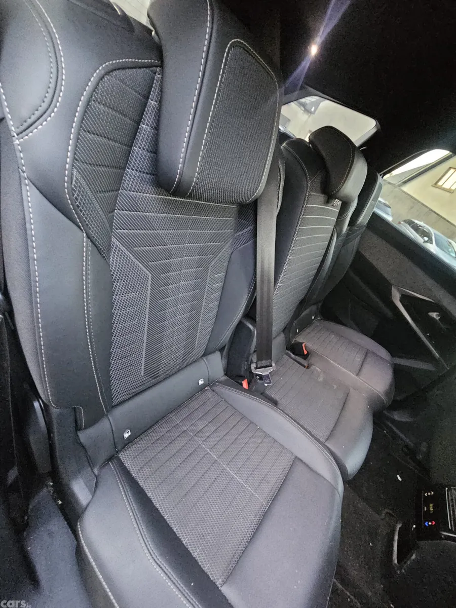 Peugeot 5008 MPV, Petrol Hybrid, 2025, Black