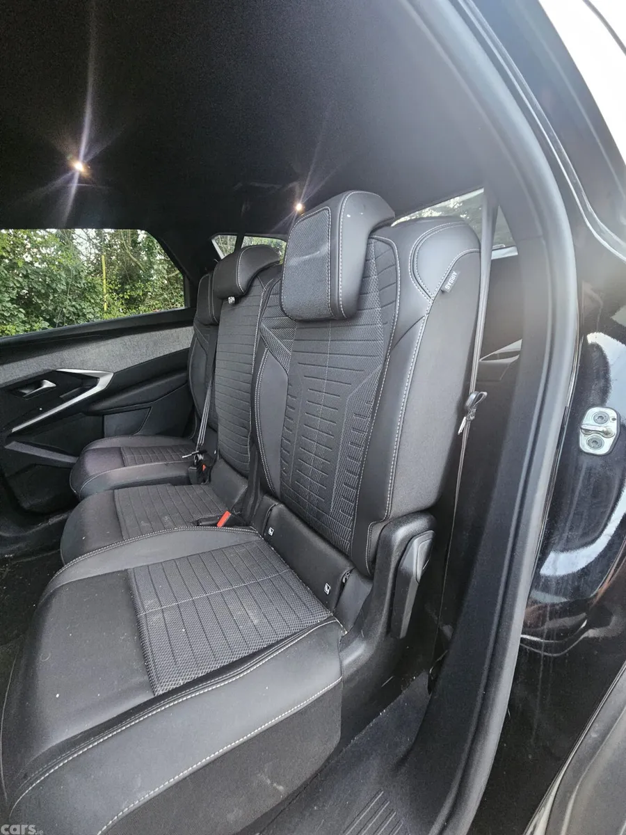 Peugeot 5008 MPV, Petrol Hybrid, 2025, Black