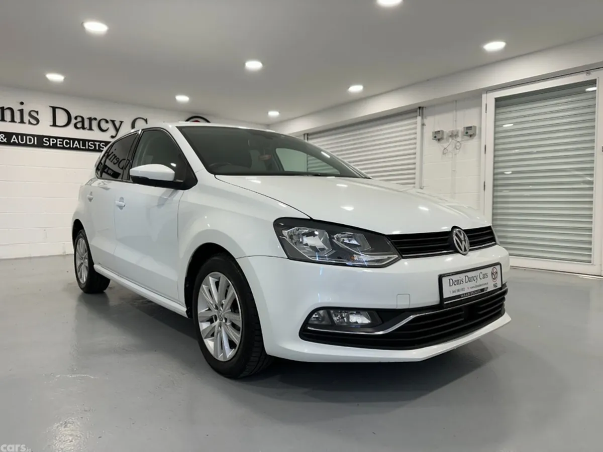 Volkswagen Polo Hatchback, Petrol, 2016, White