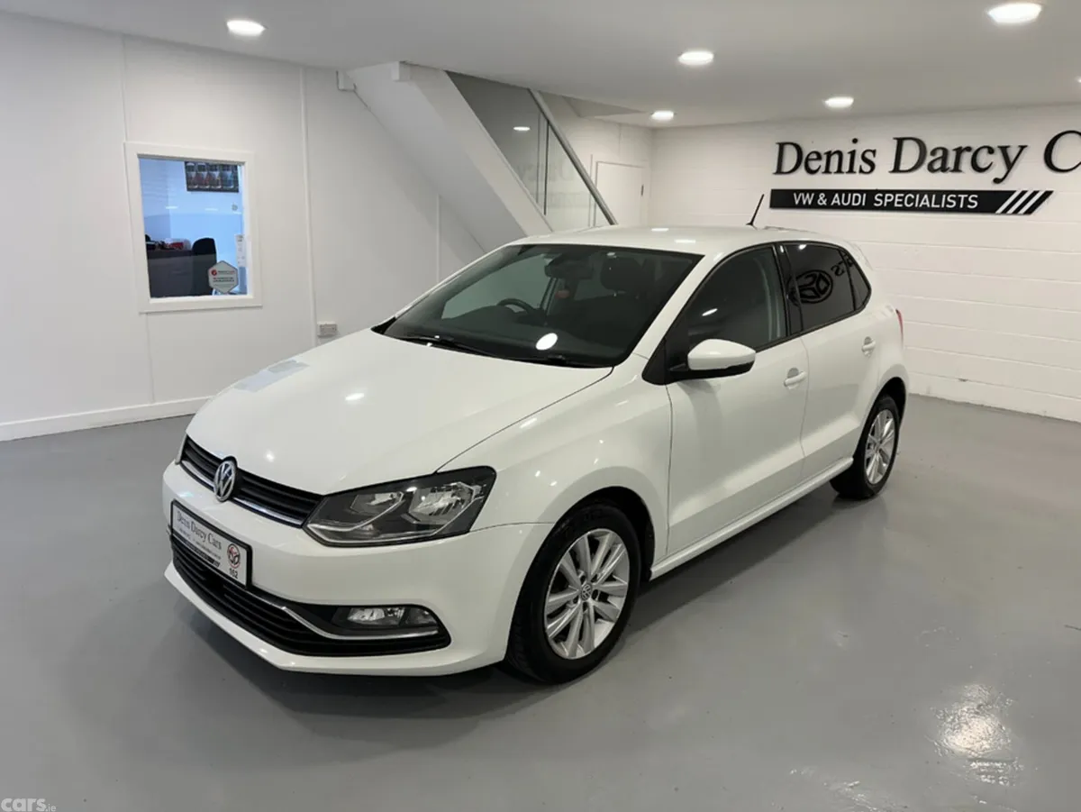 Volkswagen Polo Hatchback, Petrol, 2016, White