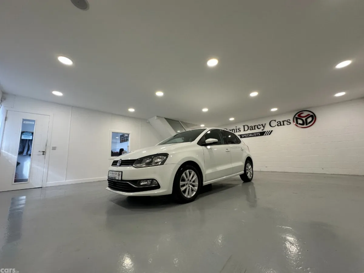 Volkswagen Polo Hatchback, Petrol, 2016, White