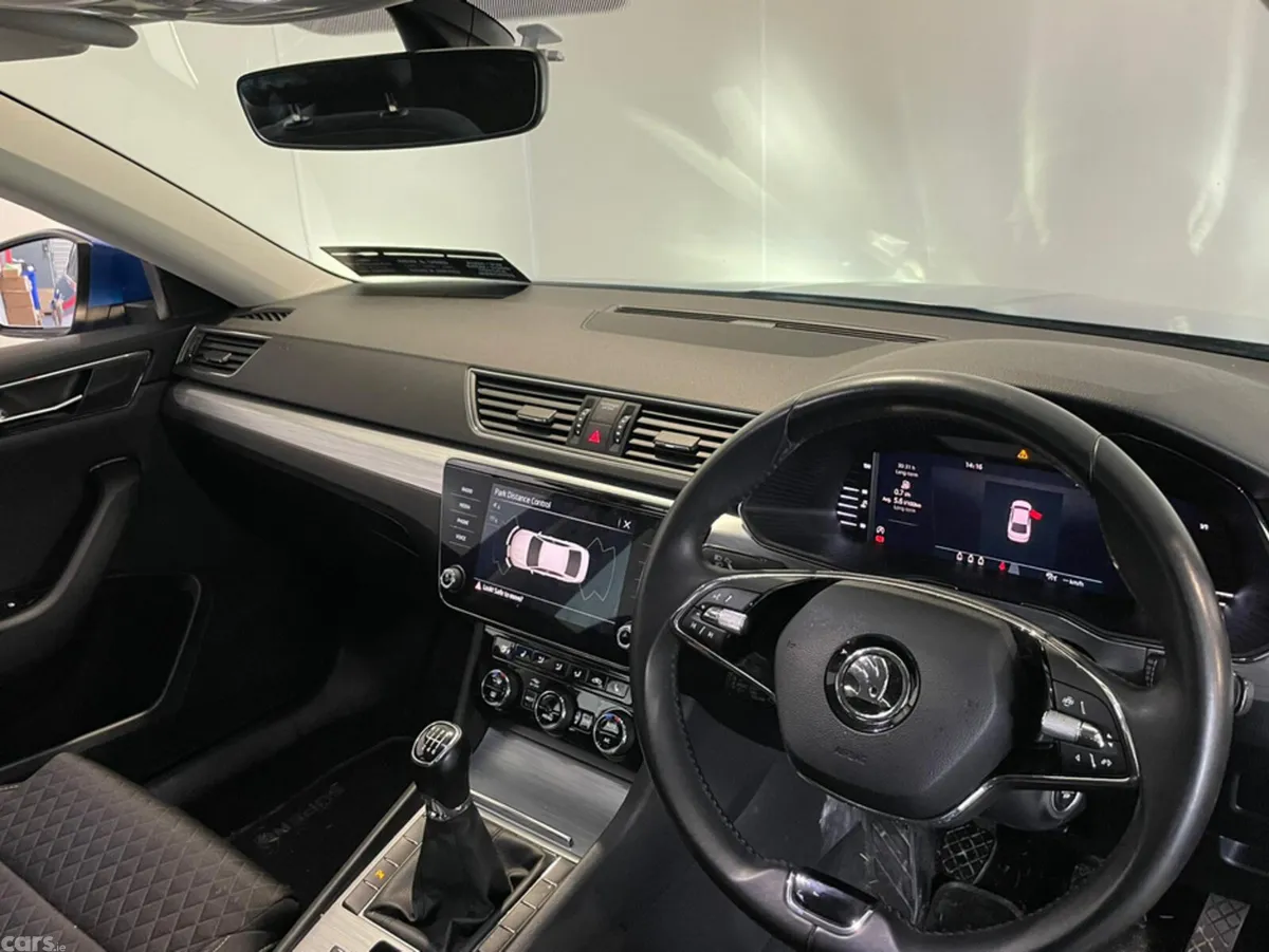 Skoda Superb Hatchback, Diesel, 2023, Blue