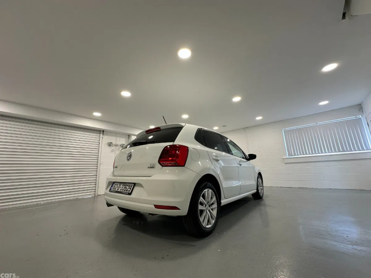 Volkswagen Polo Hatchback, Petrol, 2016, White